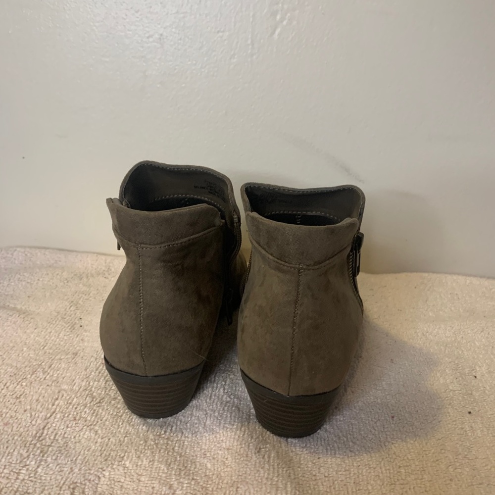 Relativity Boots